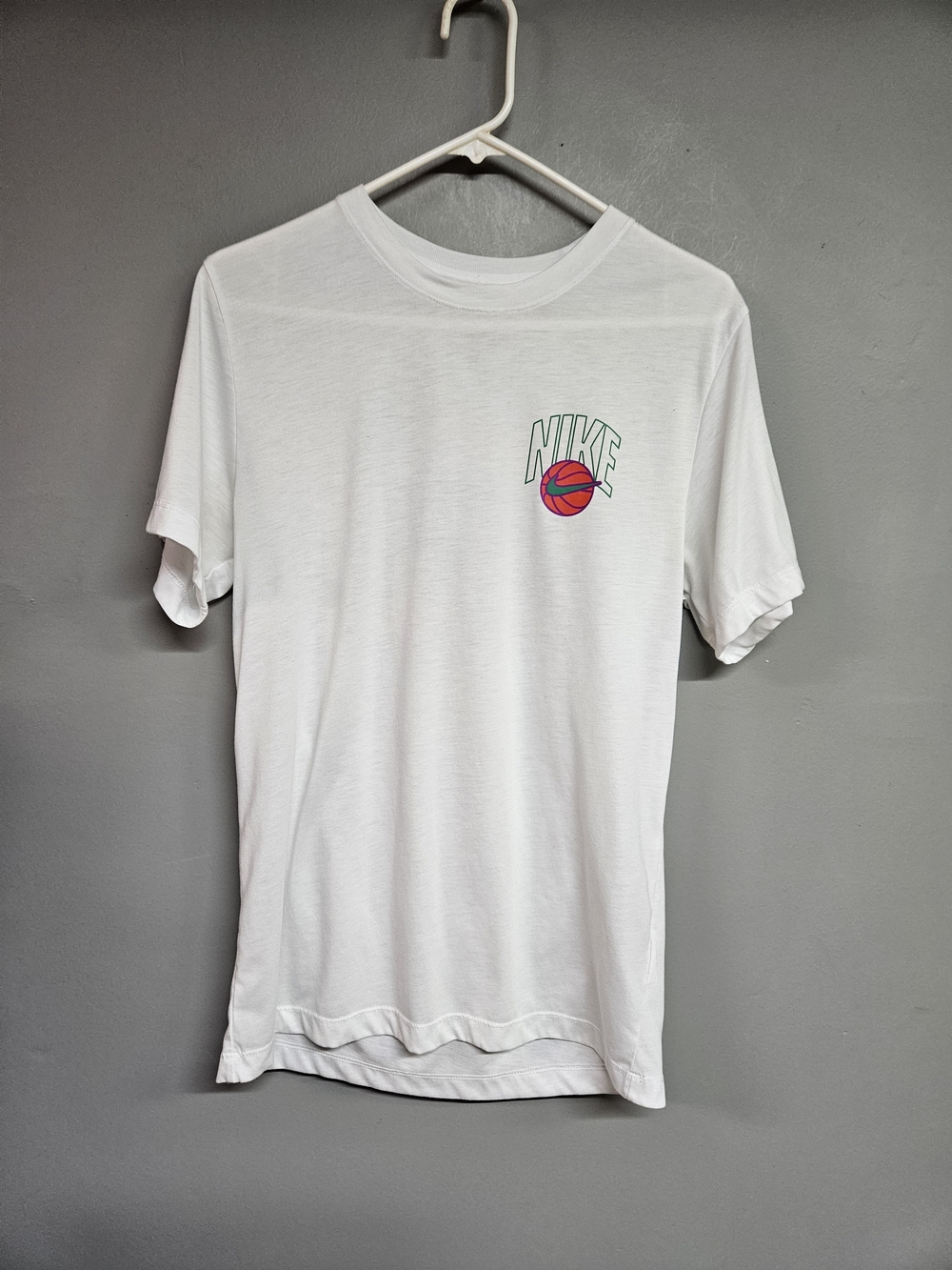Nike White Short-Sleeve Graphic Logo Basketball T-Shirt Men's Small